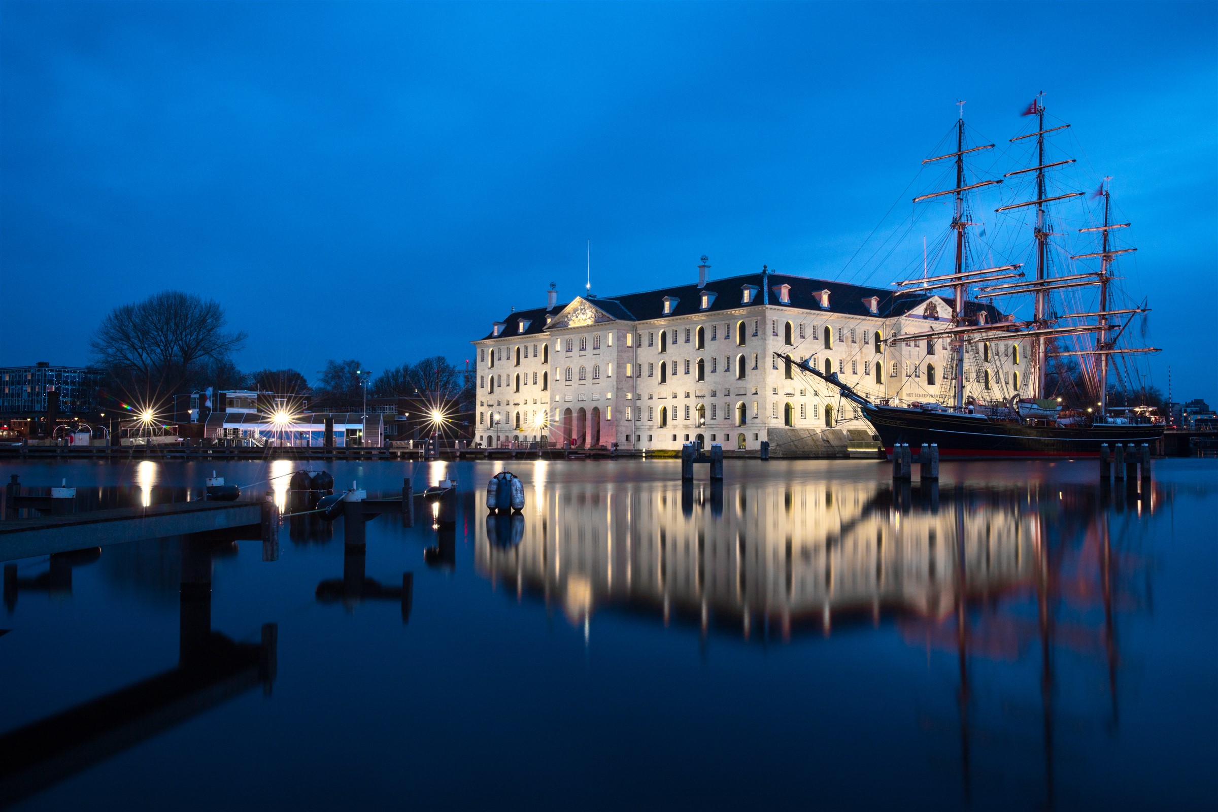Amsterdam Scheepvaartmuseum 2021 avondklok corona